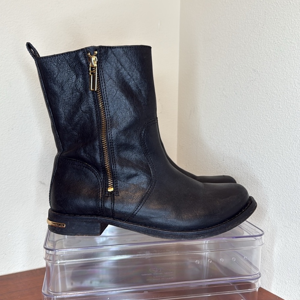 Tory Burch Women’s Black Leather Ankle Boots with Gold Zipper, size 9.5